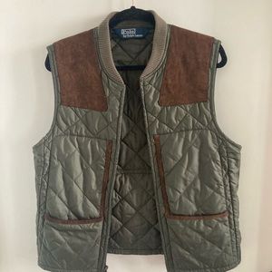 Polo Ralph Lauren quilted vest. True hunt pockets. Suede trim. Hunter green/brn
